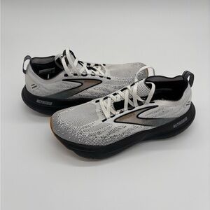 Boys/ Men size 7 brooks running shoes stealth dna